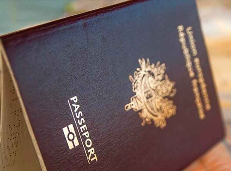saudi-umrah-taxi-companies-request-passport